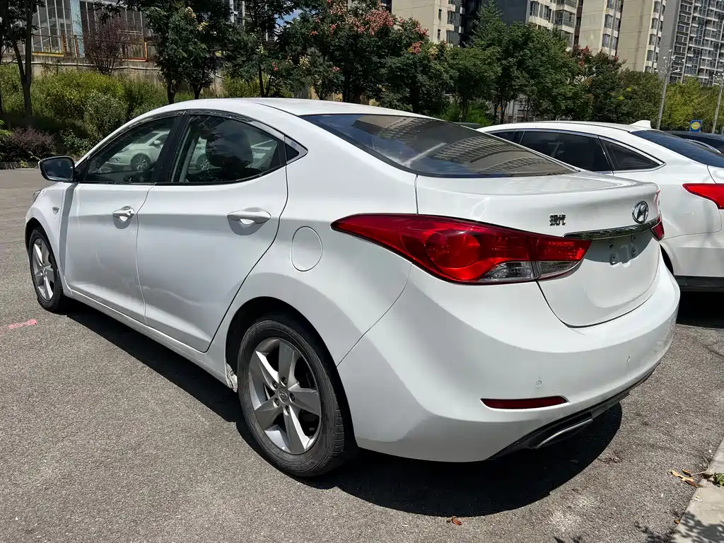 Hyundai Elantra Langdong — миниатюра 9