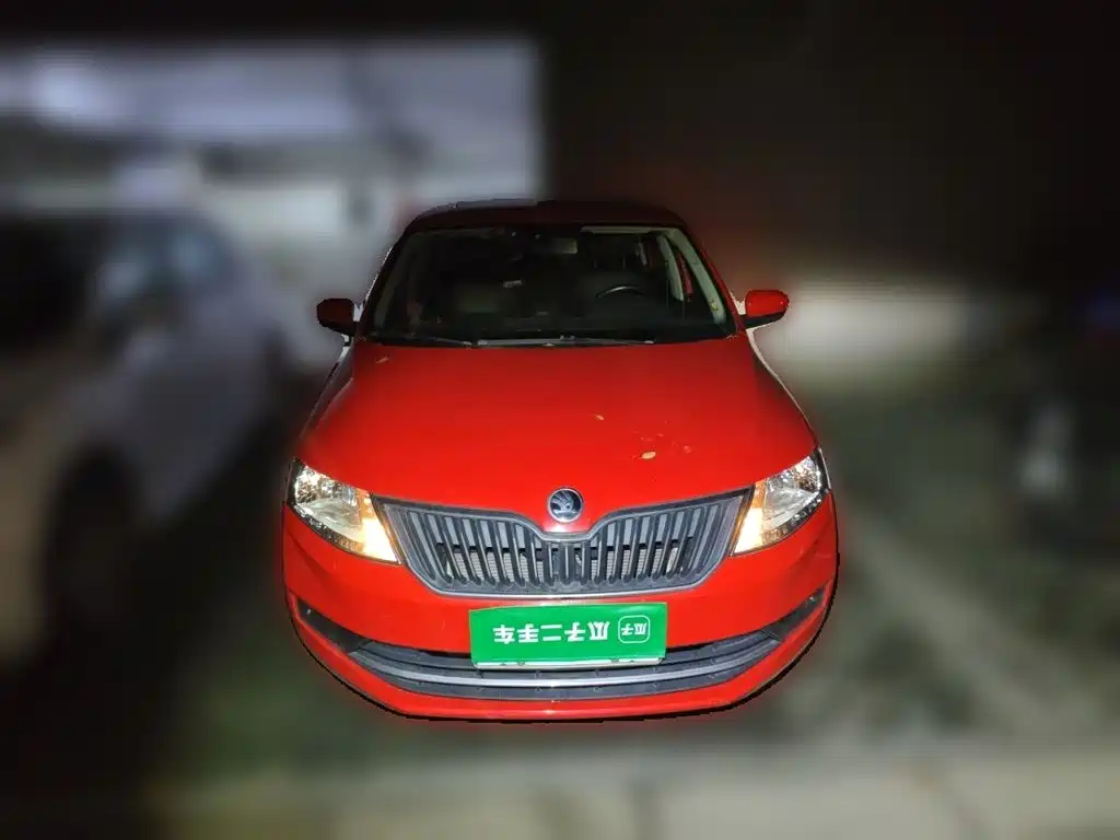 Skoda Rapid Spaceback — миниатюра 3