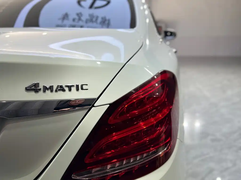 Mercedes-Benz C-Class — миниатюра 12