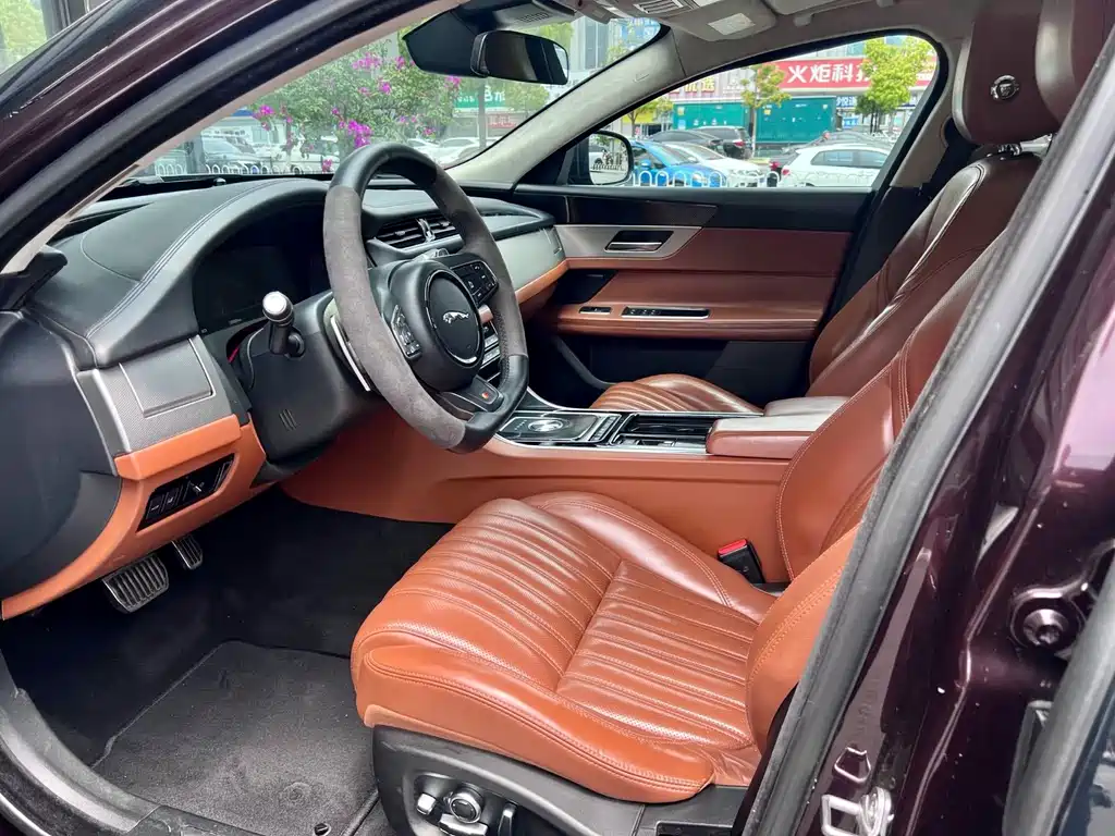 Jaguar XFL 2017 XFL 3.0 SC 340PS