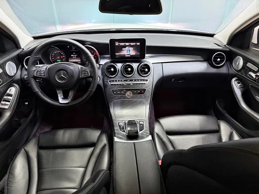Mercedes-Benz C-Class — миниатюра 11