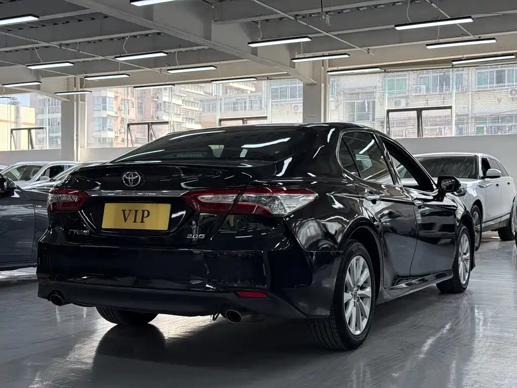 Toyota Camry 2019 2.0G Luxury V