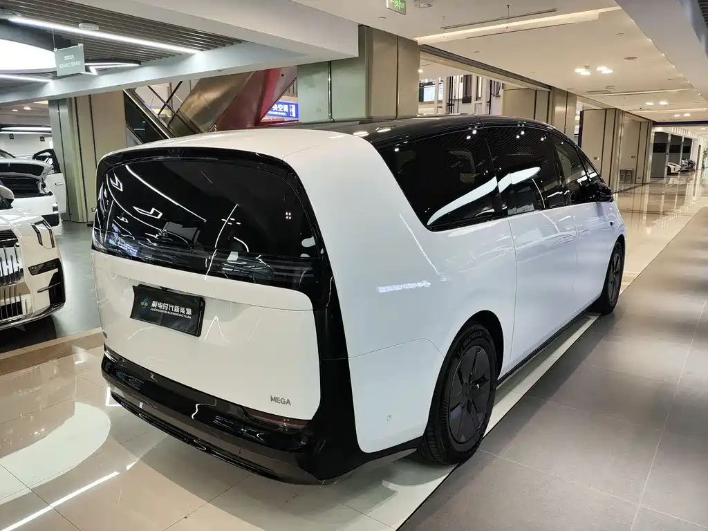 Li Auto MEGA 2025 Home
