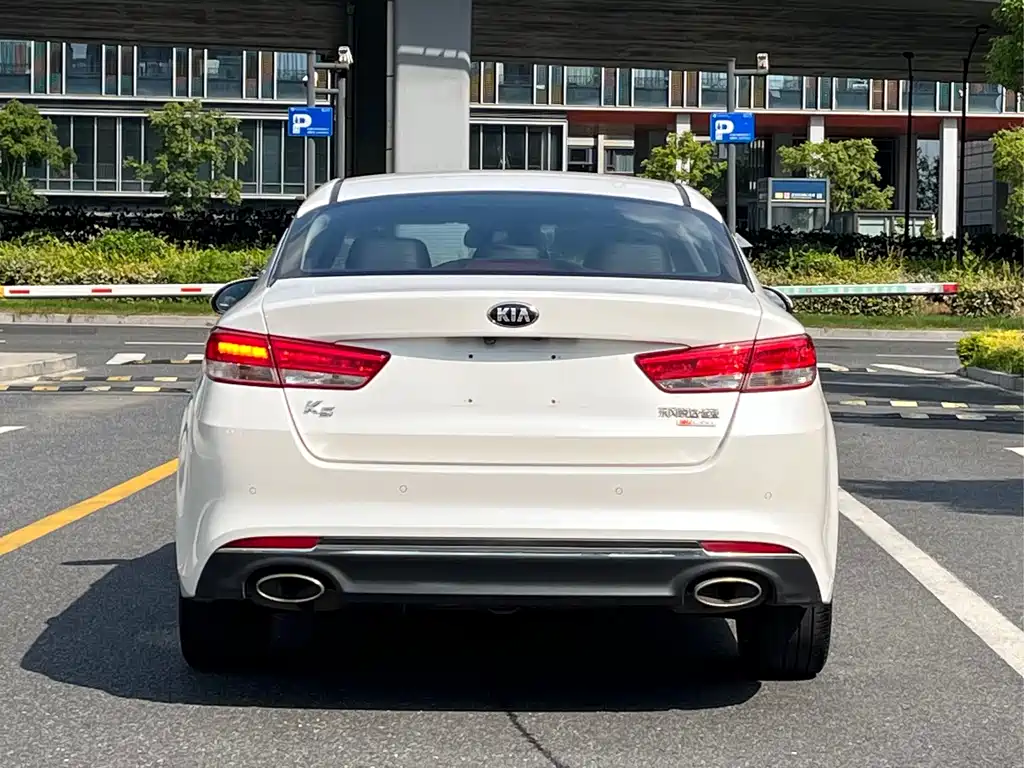 Kia K5 — миниатюра 5