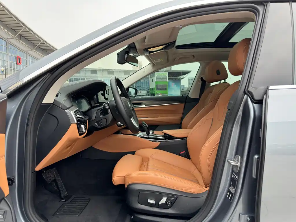 BMW 6 Series GT — миниатюра 6