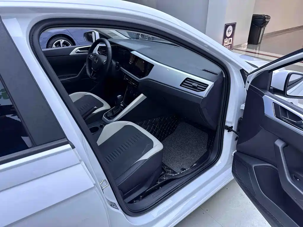 Volkswagen Polo — миниатюра 8