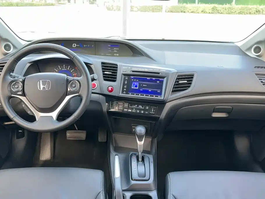Honda Civic — миниатюра 10