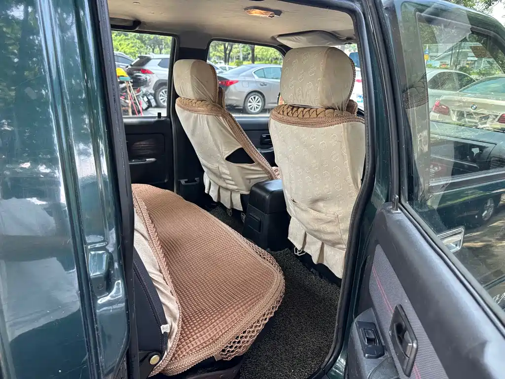 Isuzu Pickup — миниатюра 8
