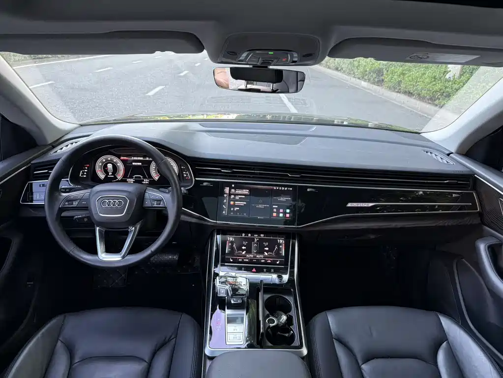 Audi Q8 2021 45 TFSI Luxury