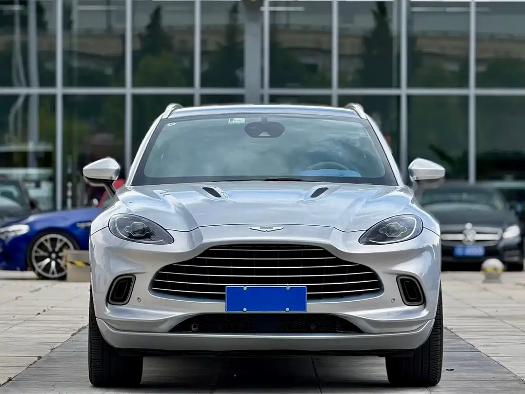 Aston Martin DBX 2020 4.0T V8