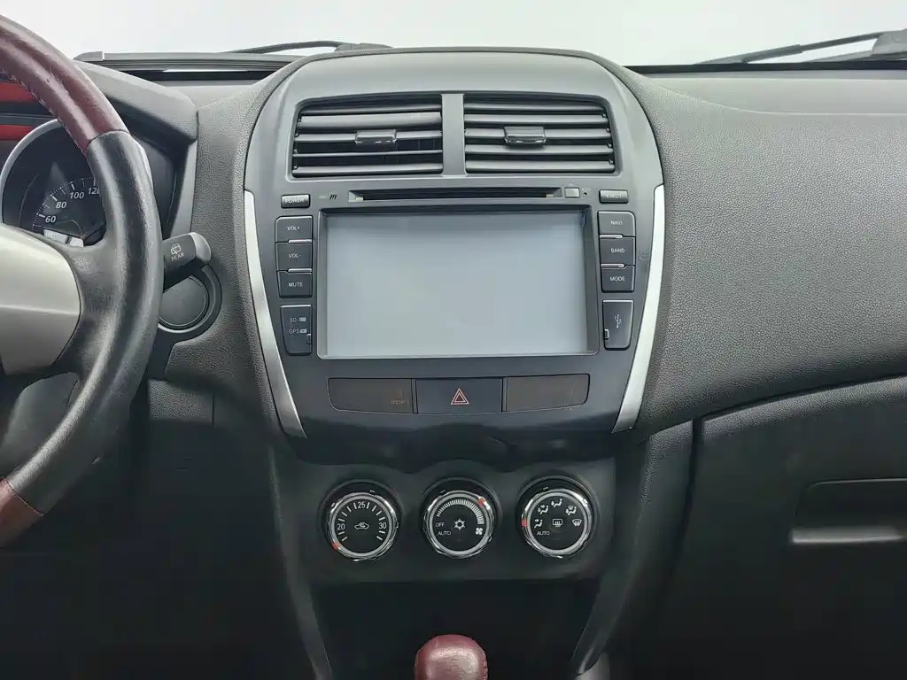 Mitsubishi ASX — миниатюра 12