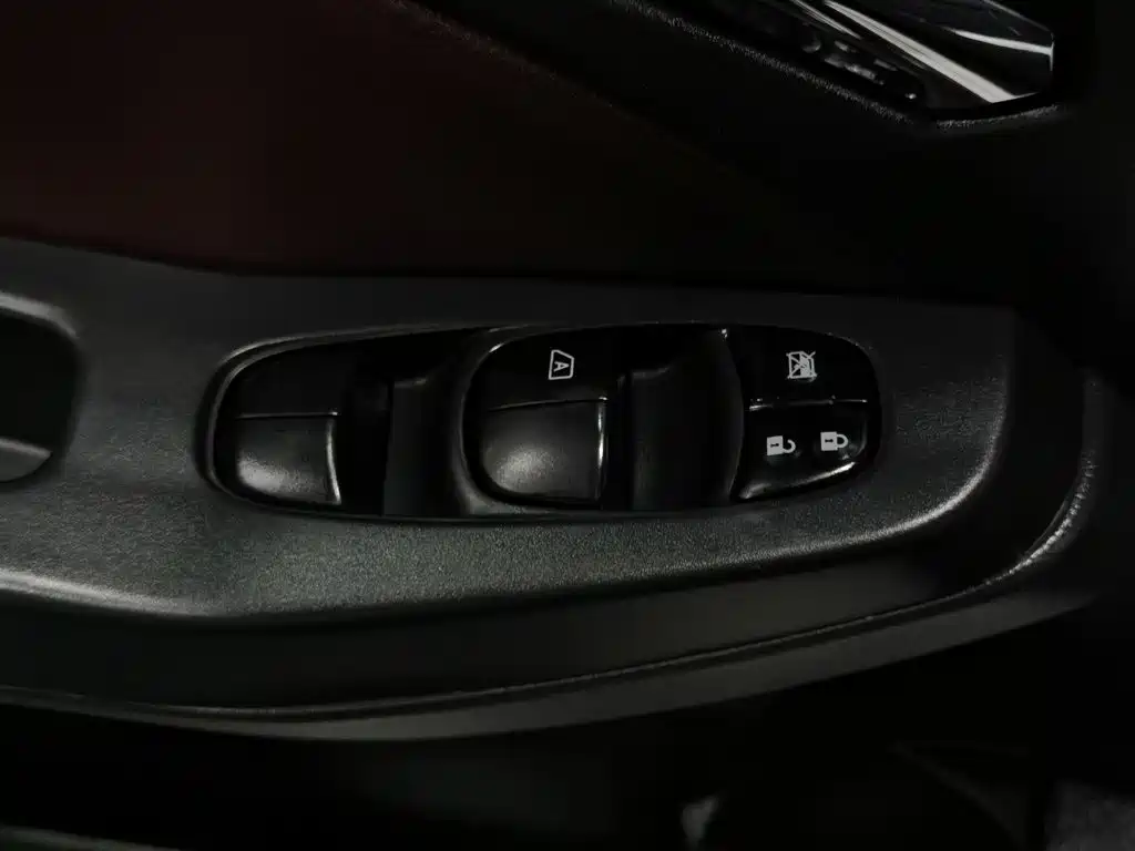 Venucia T70X — миниатюра 9
