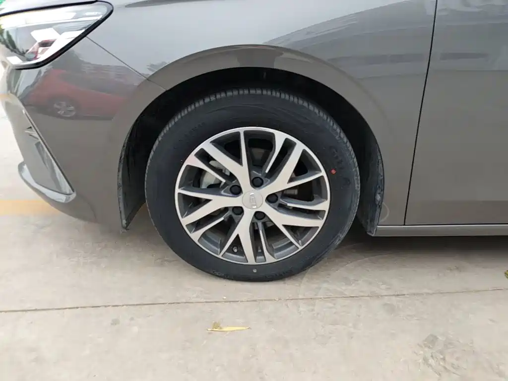 Geely Emgrand — миниатюра 23