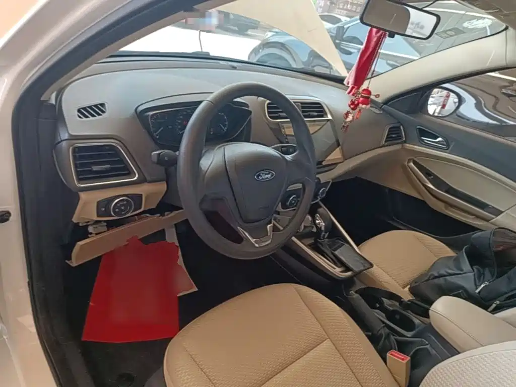 Ford Escort — миниатюра 10