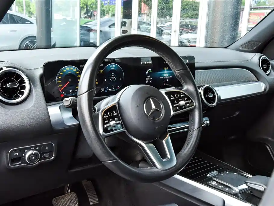 Mercedes-Benz GLB — миниатюра 14