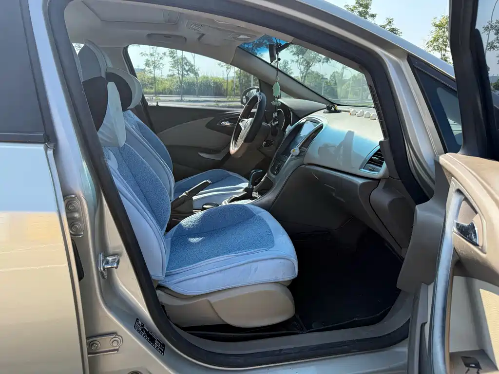 Buick Excelle — миниатюра 13