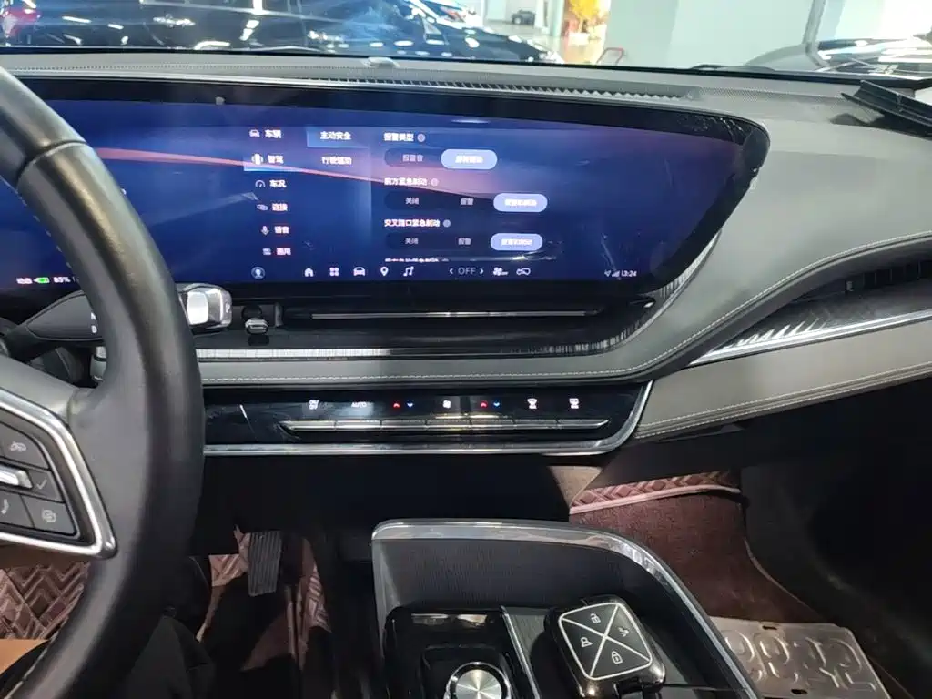 Buick E5 — миниатюра 13