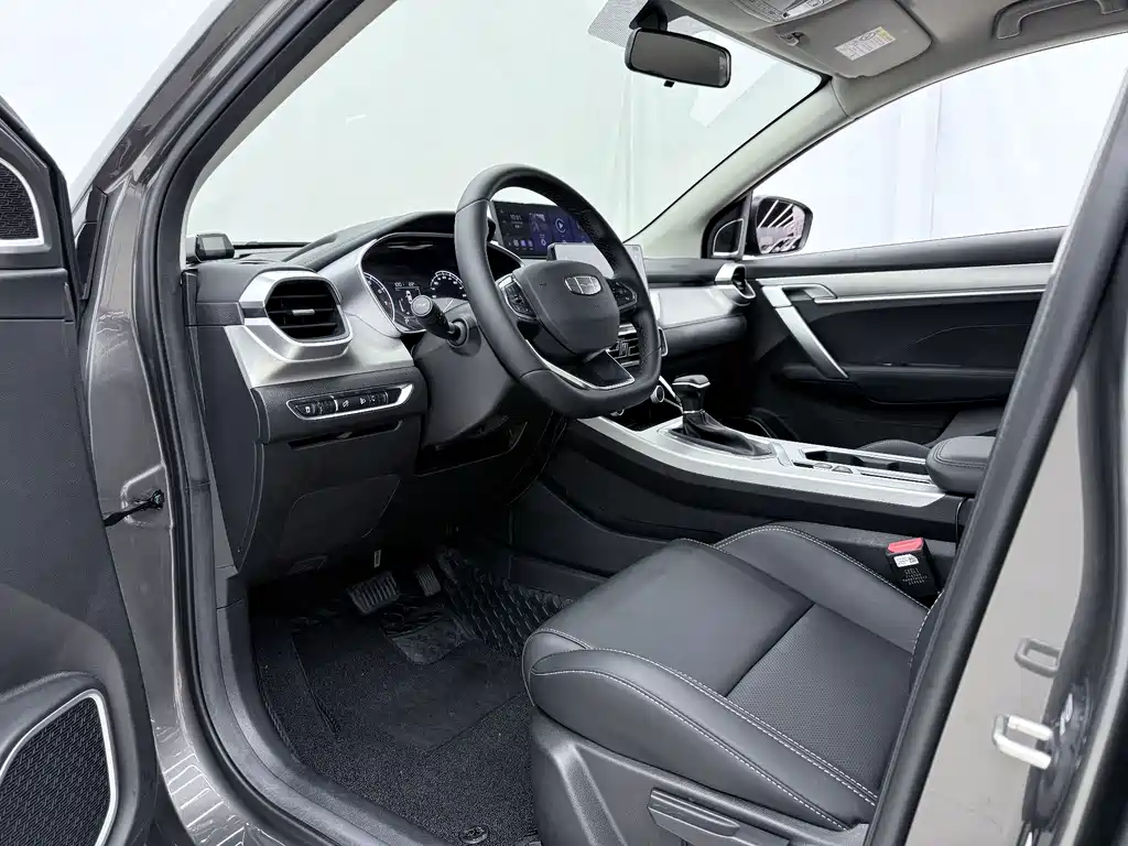 Geely Binyue — миниатюра 3