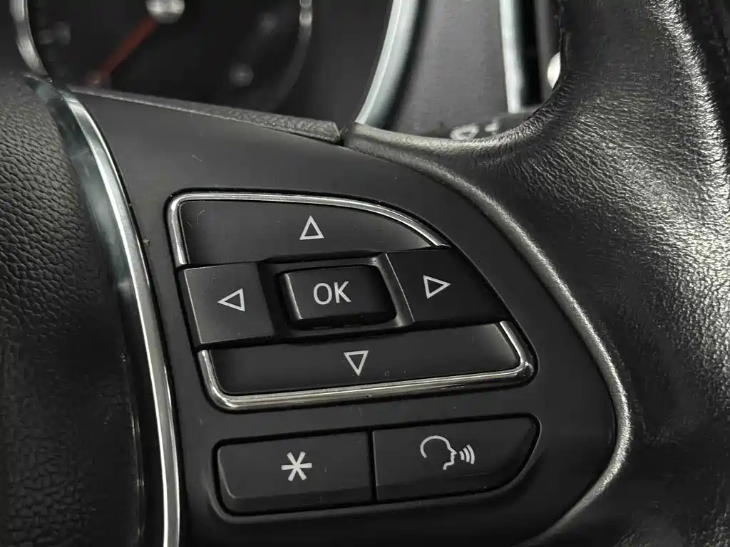 Roewe RX5 — миниатюра 12