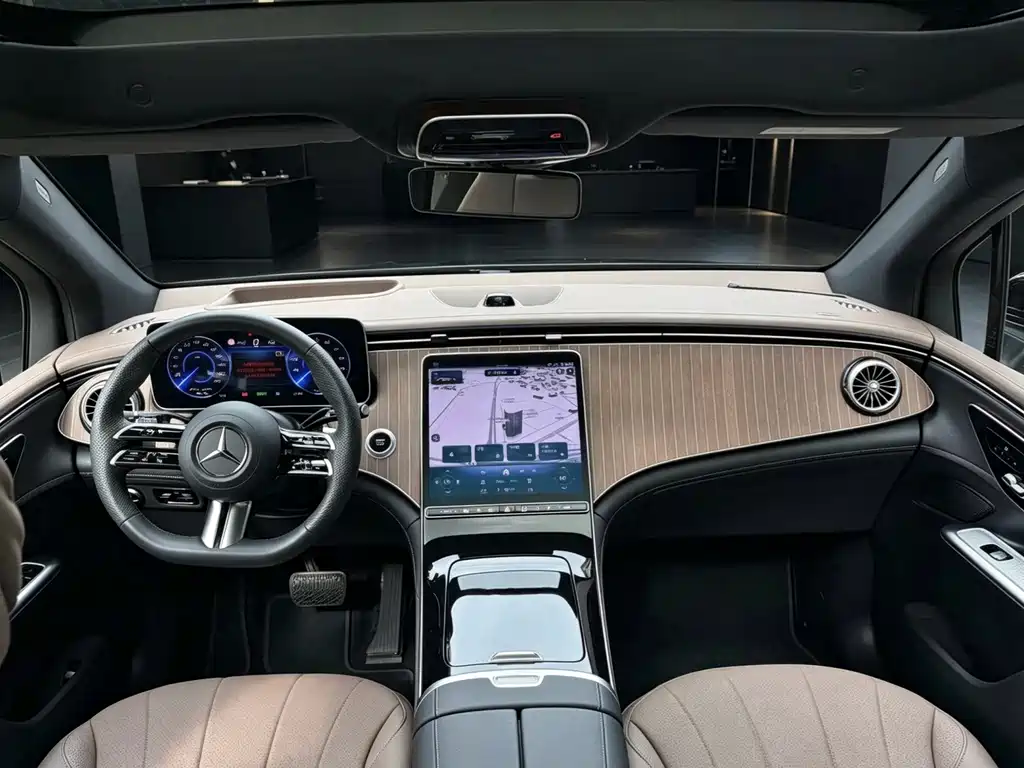 Mercedes-Benz EQE SUV — миниатюра 5