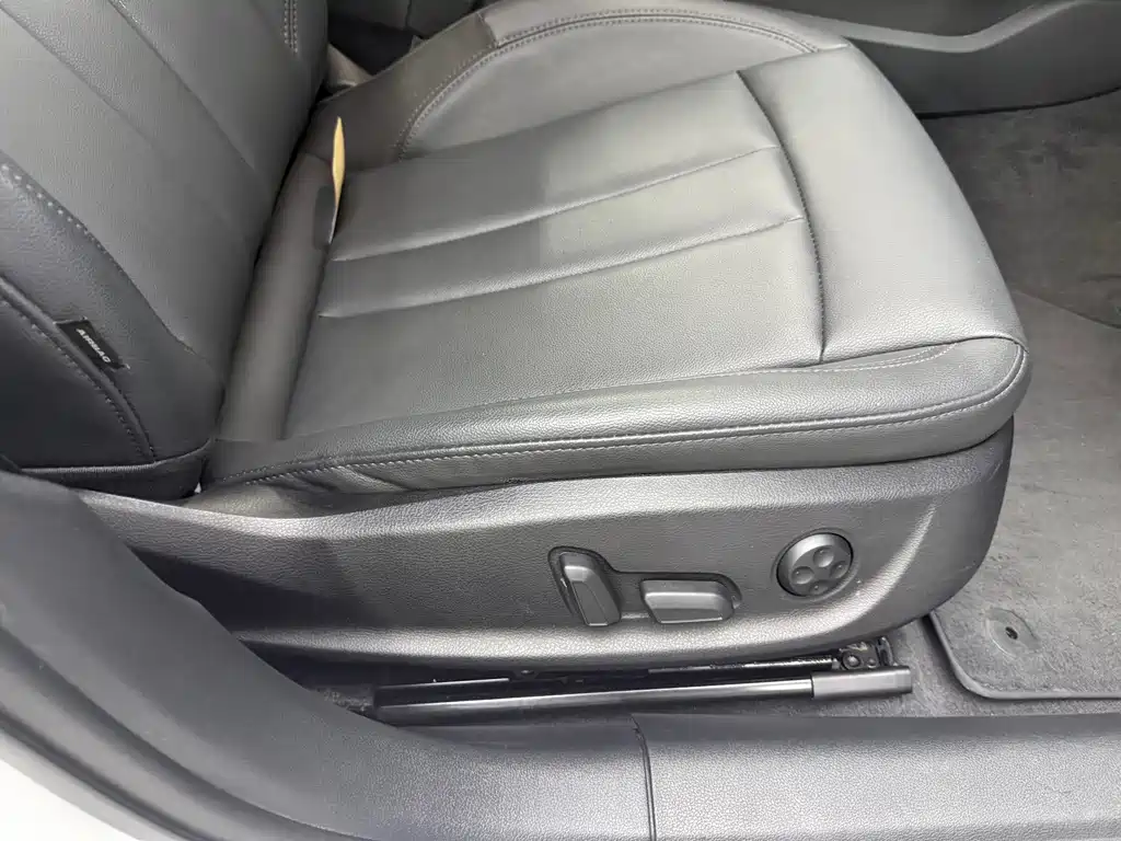 Audi A4L — миниатюра 10