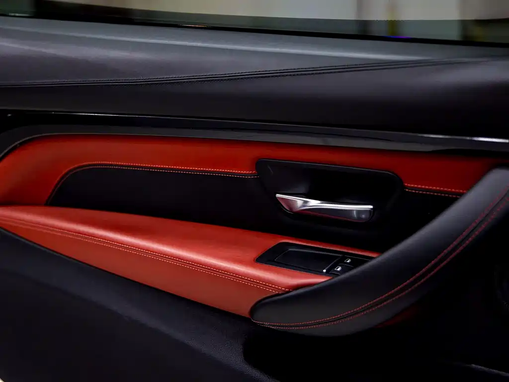 BMW M4 — миниатюра 8