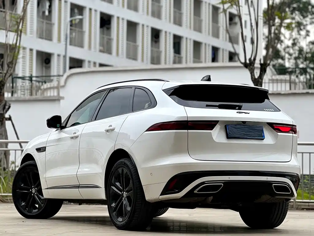 Jaguar F-PACE — миниатюра 4