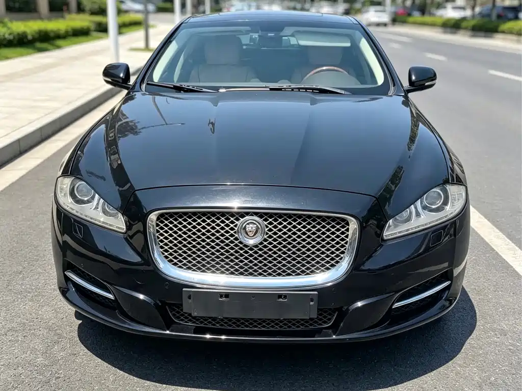 Jaguar XJ — миниатюра 2
