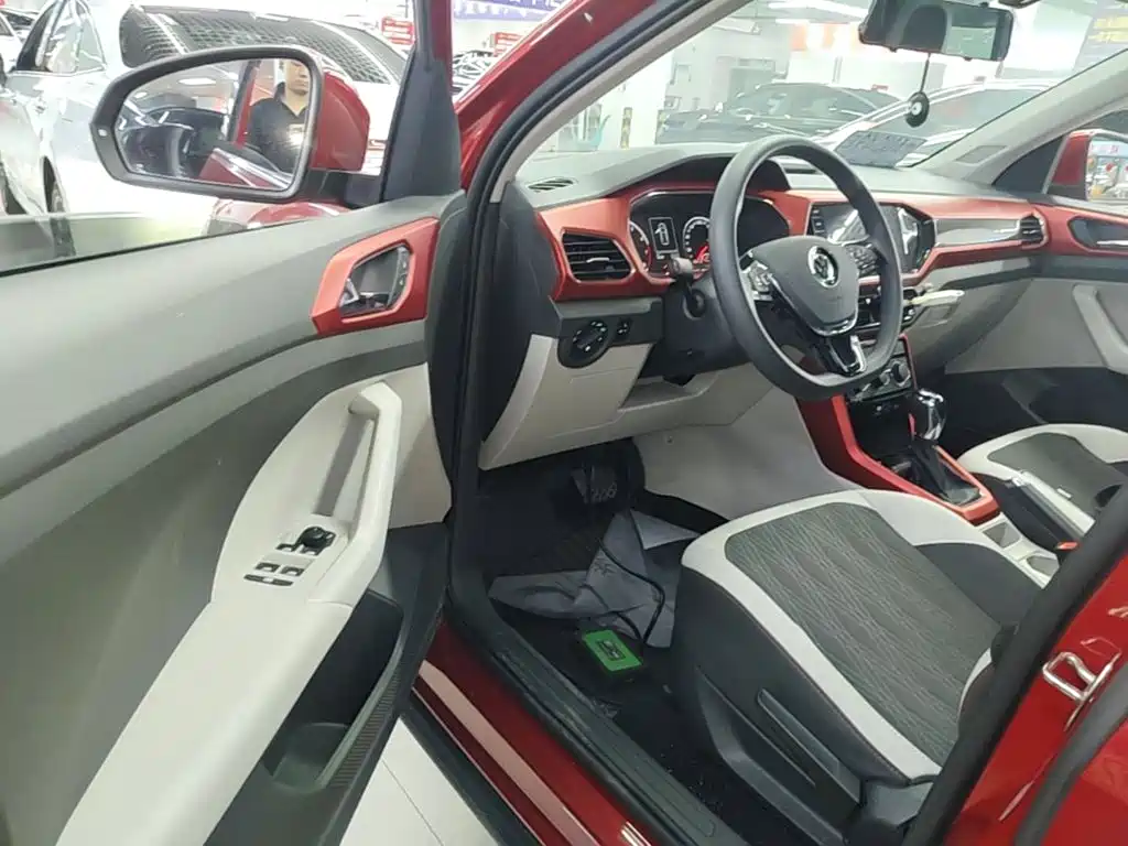 Volkswagen T-Cross — миниатюра 16