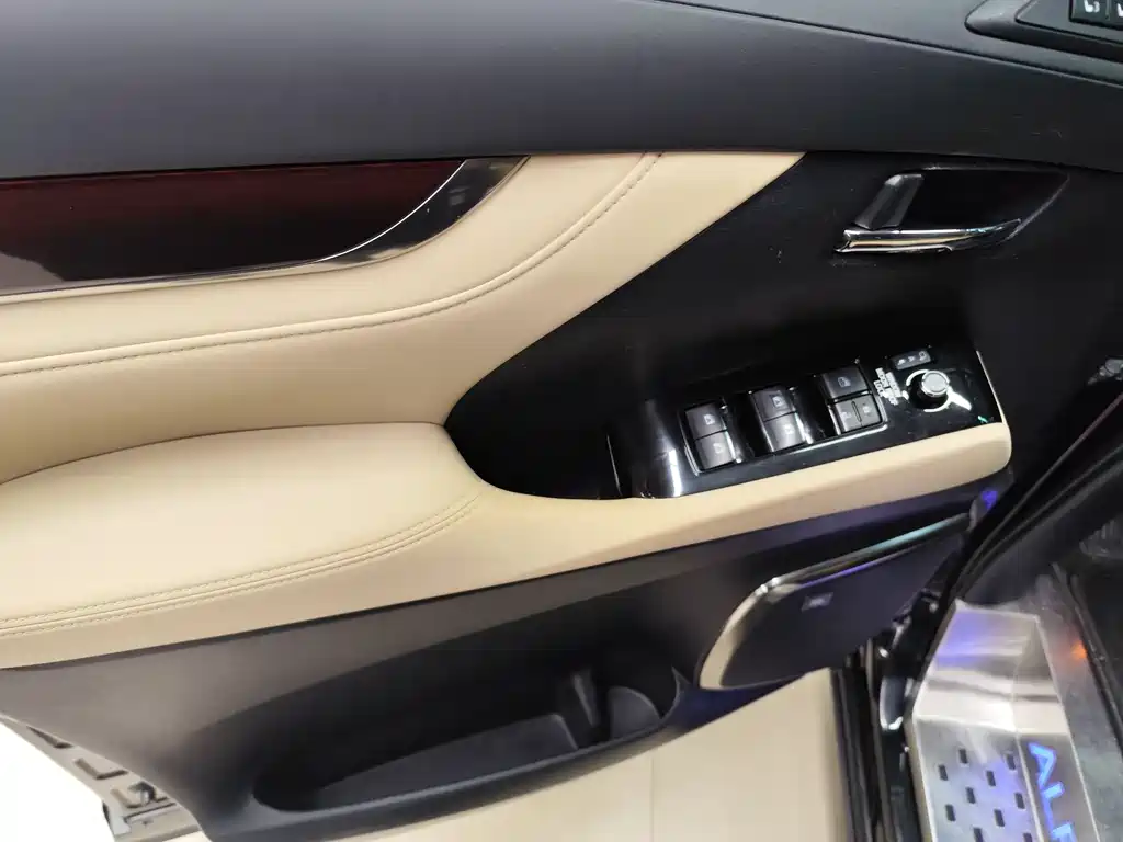 Toyota Alphard 2018 3.5L Luxury