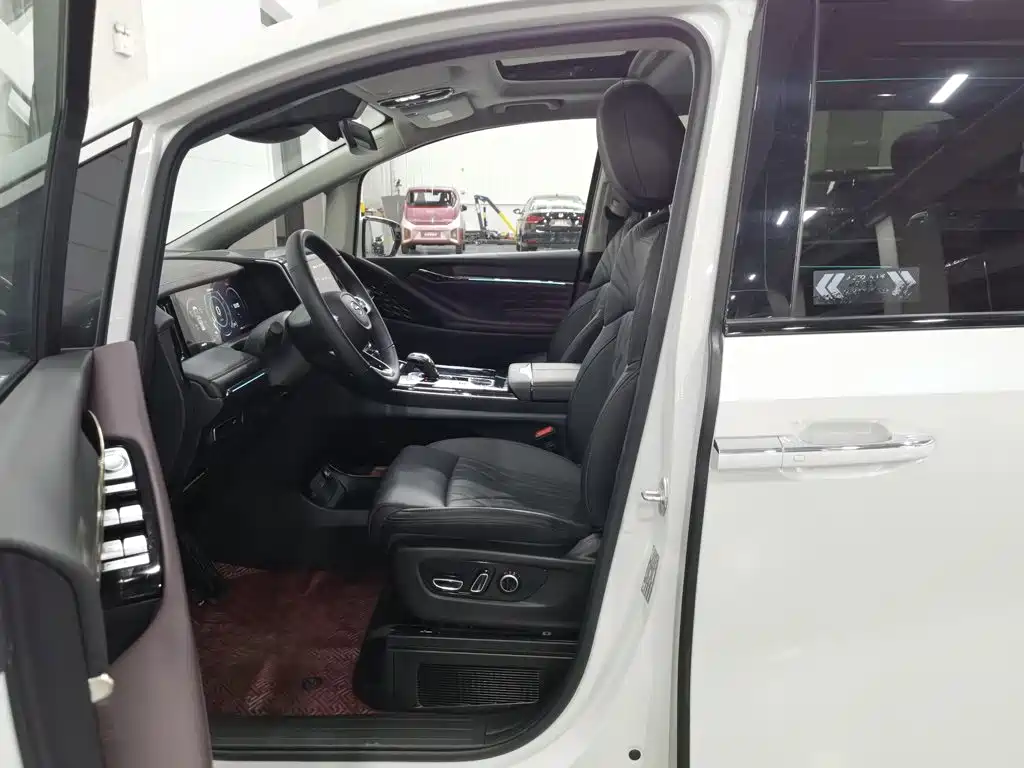 GAC Motor Trumpchi M8 — миниатюра 10