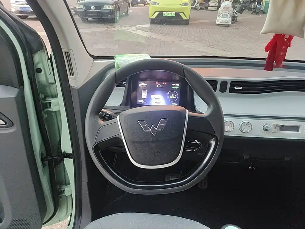 Wuling MINIEV — миниатюра 11