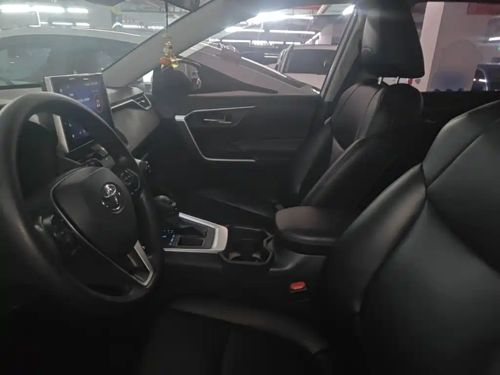 Toyota RAV4 — миниатюра 15