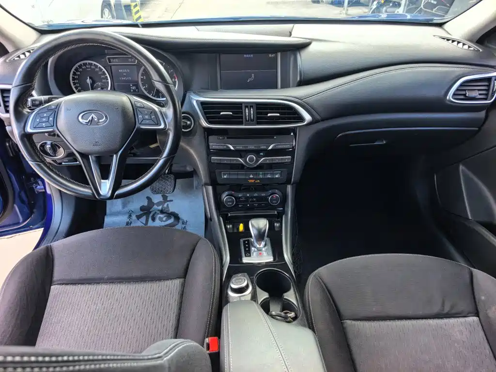 Infiniti QX30 — миниатюра 12