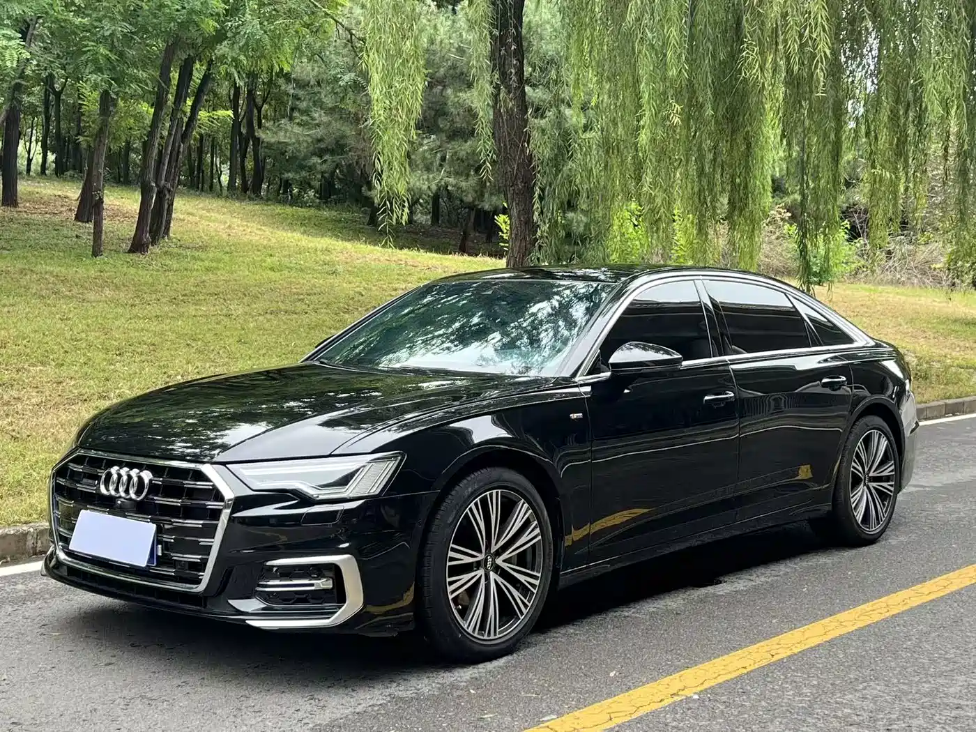 奥迪A6L 2024款 45 TFSI 臻选动感型 2025