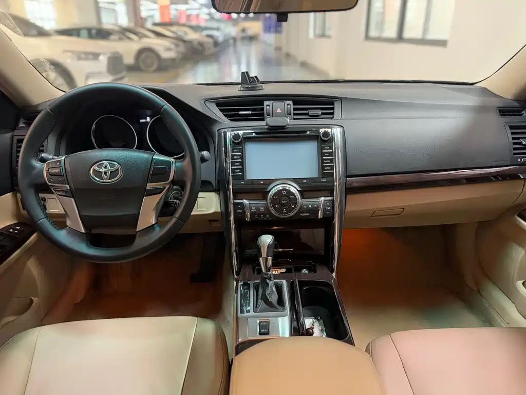 Toyota Reiz 2012 2.5V