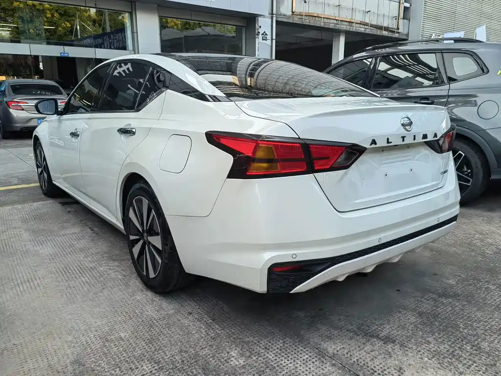 Nissan Teana — миниатюра 6
