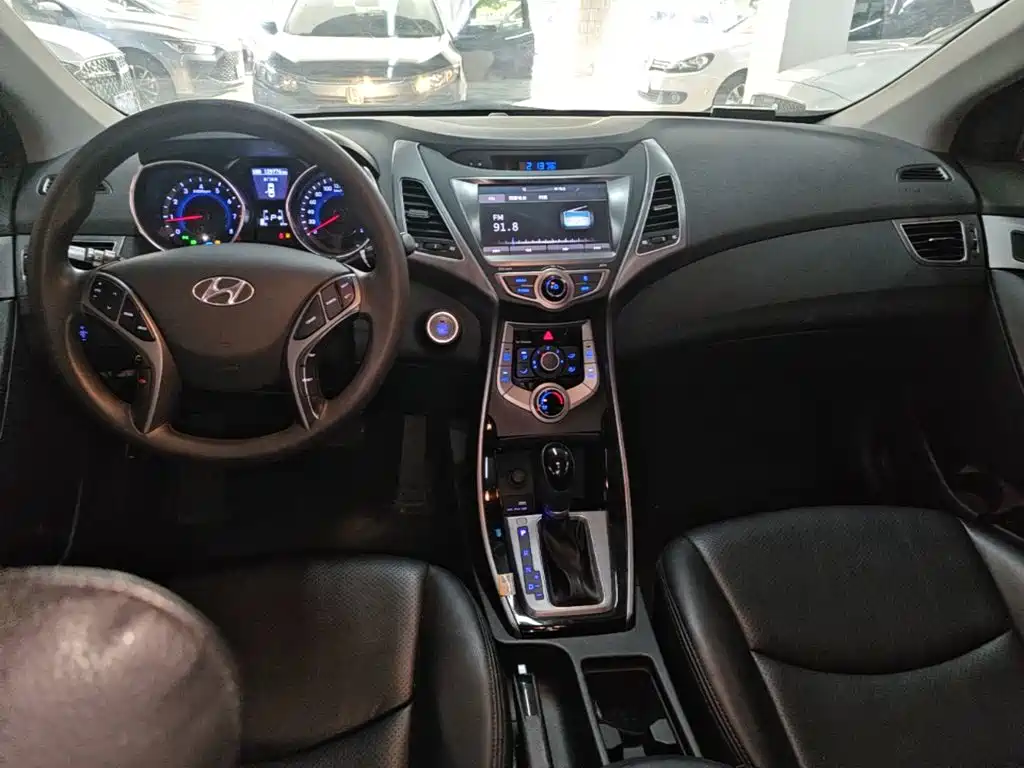 Hyundai Elantra Langdong — миниатюра 10
