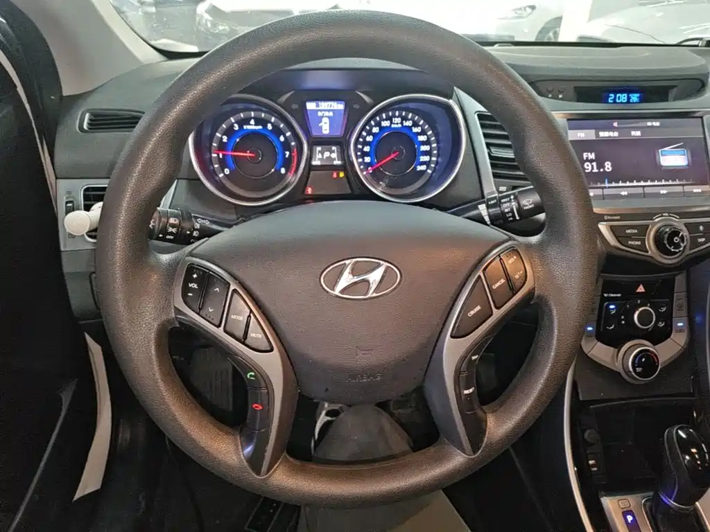 Hyundai Elantra Langdong — миниатюра 11