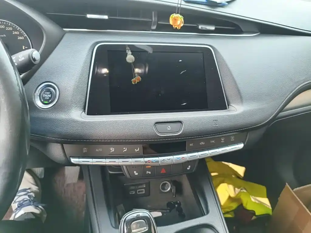 Cadillac XT4 — миниатюра 13