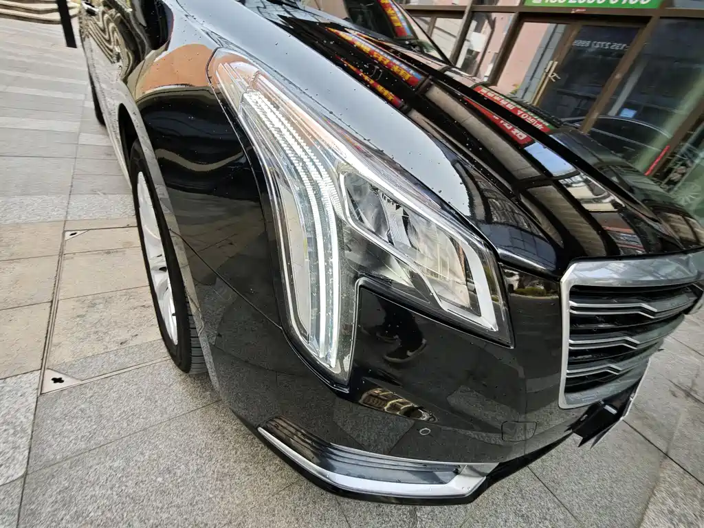 CADILLAC XTS