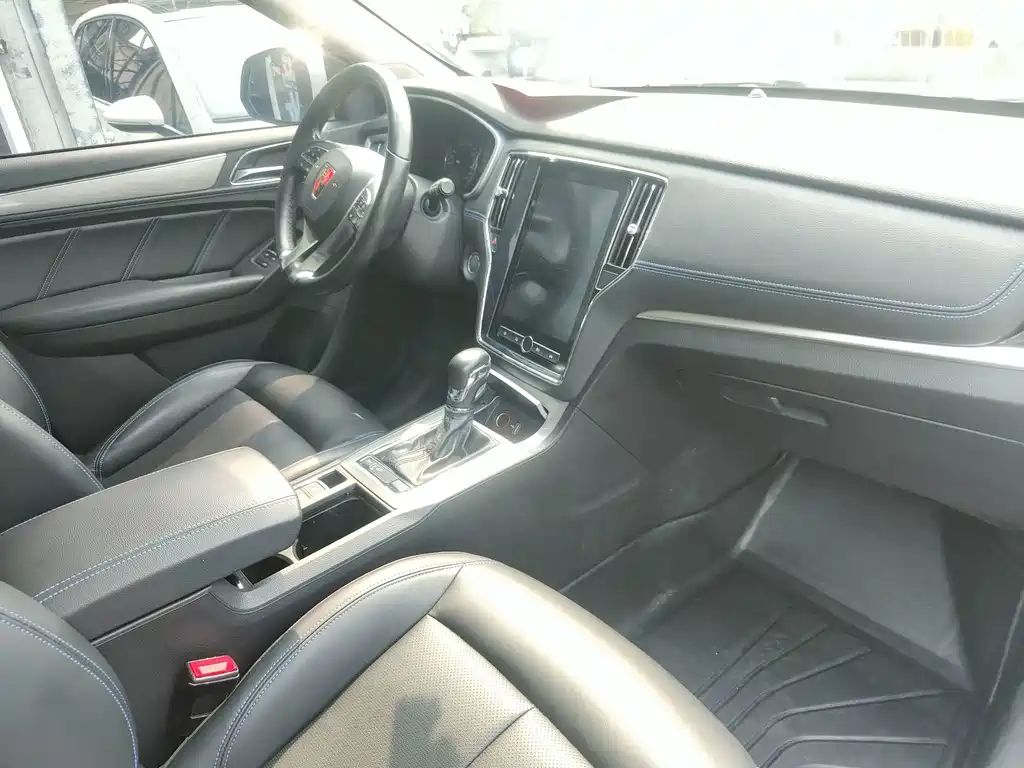 Roewe RX5 — миниатюра 12