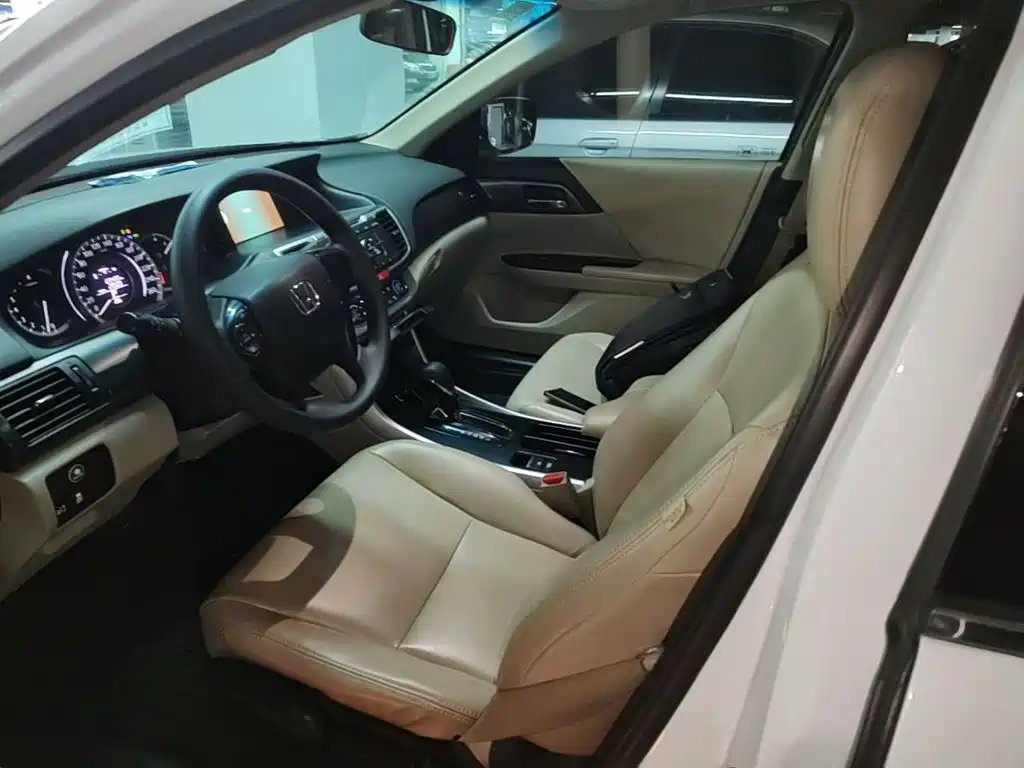 Honda Accord — миниатюра 15