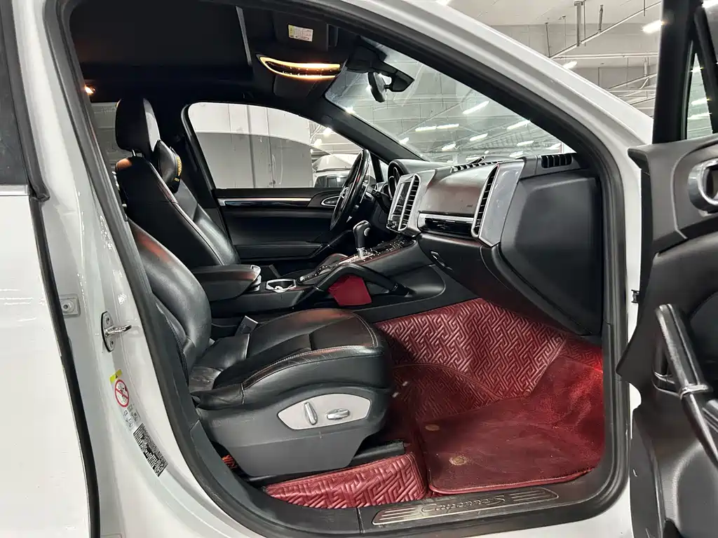 Porsche Cayenne Hybrid — миниатюра 8