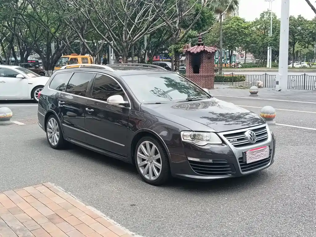 Volkswagen Passat 2008 R36