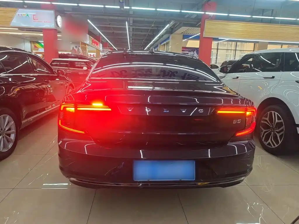 Volvo S90 — миниатюра 6