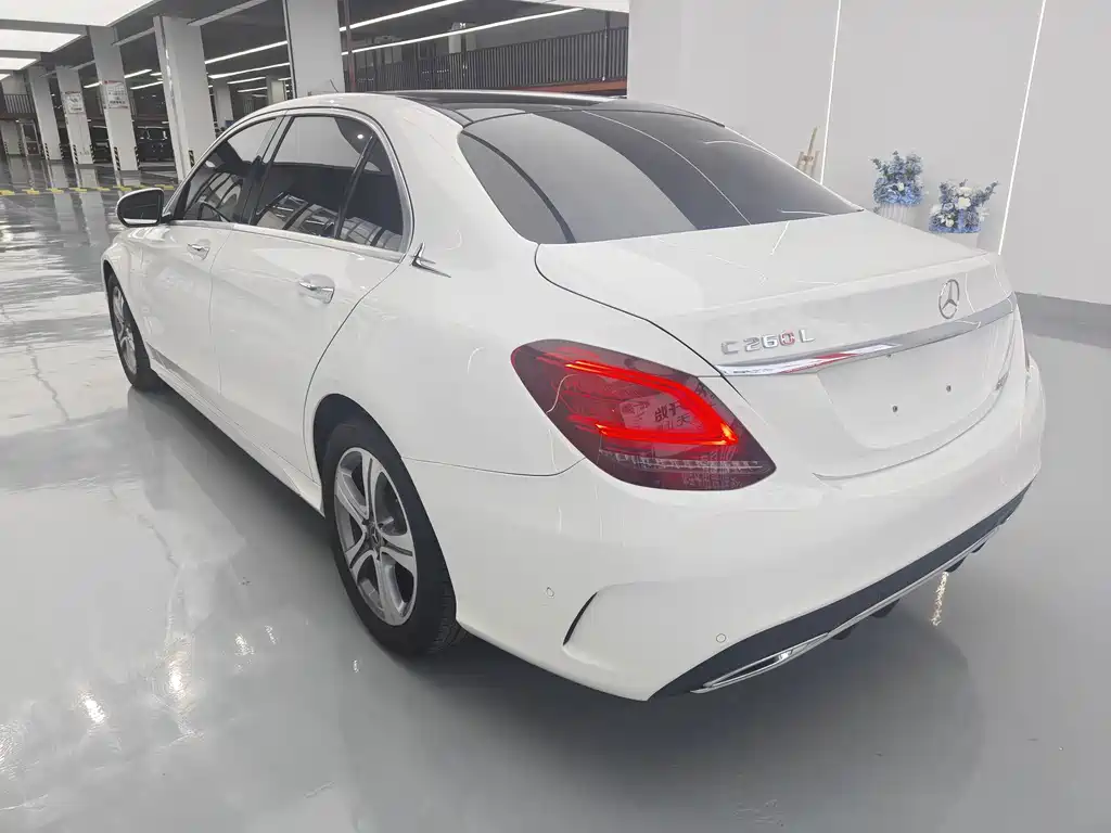 Mercedes-Benz C-Class — миниатюра 6