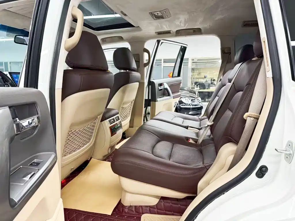Toyota Land Cruiser — миниатюра 8