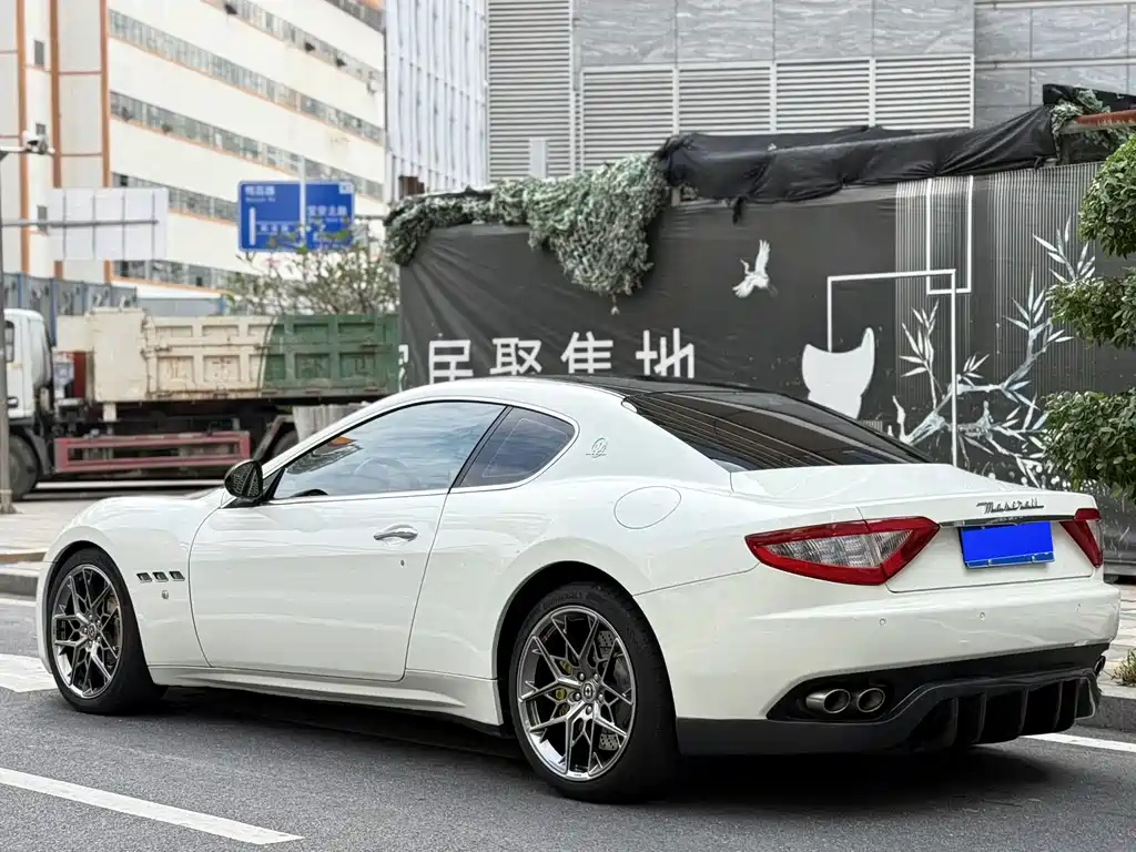 MASERATI GRANTURISMO