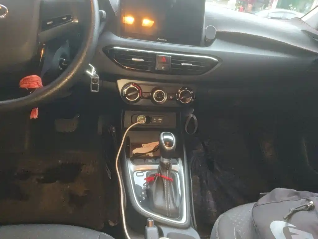 Hyundai Elantra — миниатюра 6